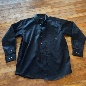 Mens Ariat button up size L